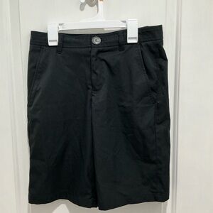 Under Armour Black Boy’s Shorts Tailored Fit, size 16